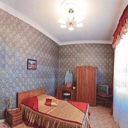 Versal Hotel Herszon Szoba fotó