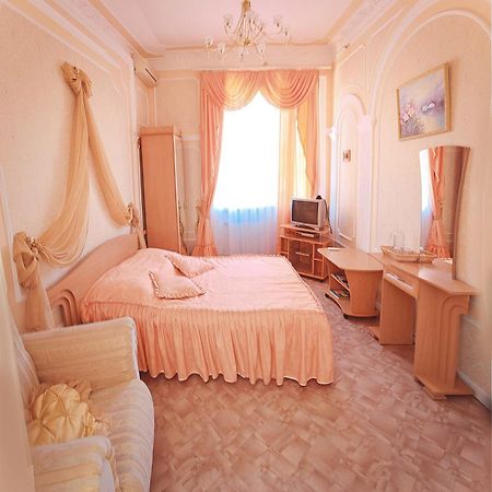 Versal Hotel Herszon Szoba fotó