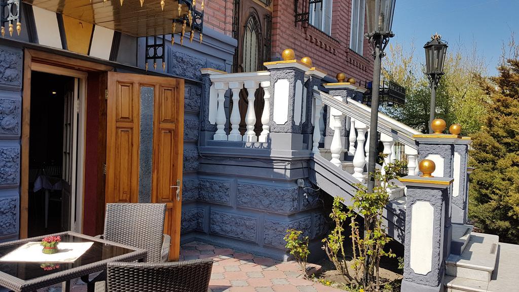 Versal Hotel Herszon Kültér fotó