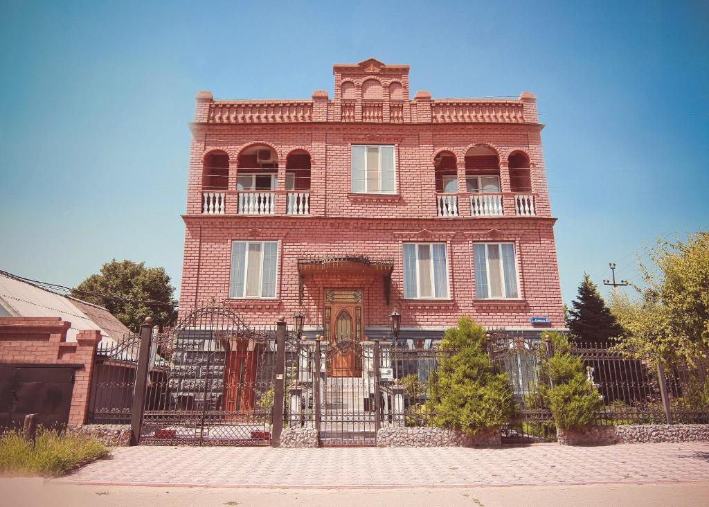 Versal Hotel Herszon Kültér fotó